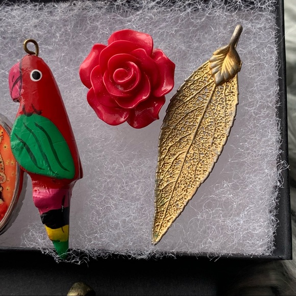 Lot of Unique Pendants - Picture 4 of 9